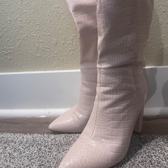 Fall boots - Picture 2 of 5